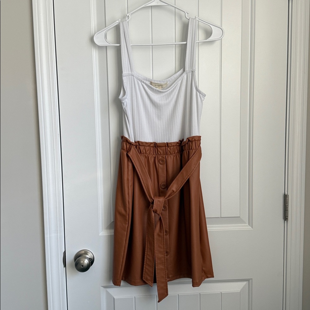 Two toned dress with belt